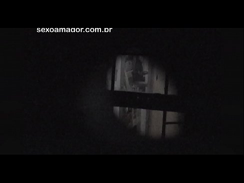 ❤️ Blondiin saab salaja videolevi naabruskonna voyeuri poolt peidetud õõnsate telliskivide taha peidetud ️ Kaunis porno at et.hqpornvideos.ru ️❤